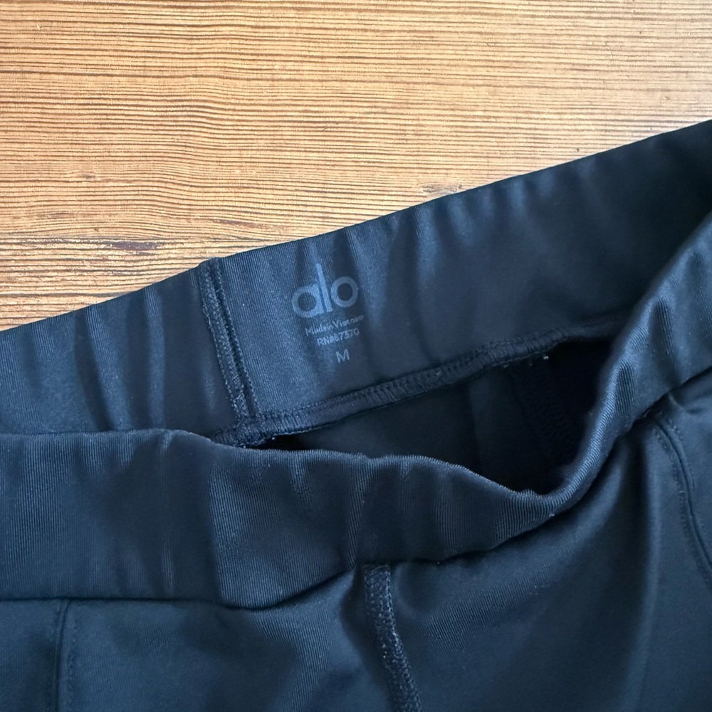 ALO Yoga Black Leggings - Picture 7 of 12